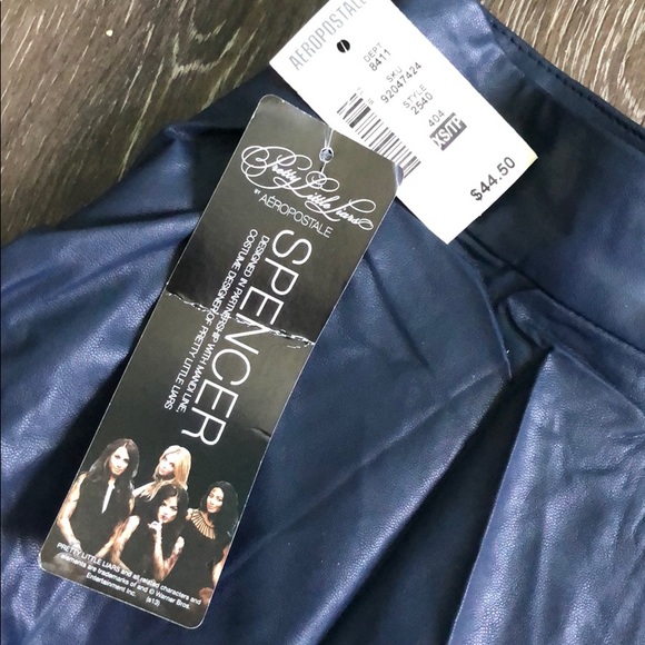 NWT Size XS Navy Pleather skater skirt - Picture 3 of 3